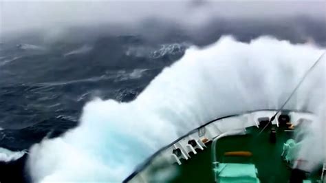 drake passage wave height today